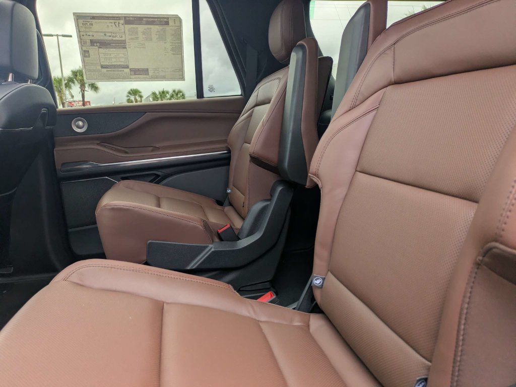 New 2027 Lincoln Navigator L Reserve AWD/4WD image 18