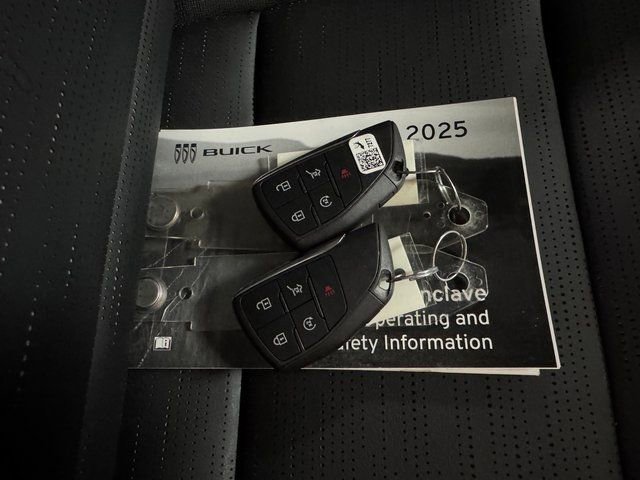 Used 2025 Buick Enclave Sport Touring FWD image 29