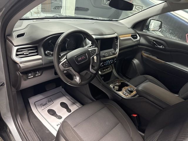 Used 2023 GMC Acadia SLE w/ Driver Convenience Package image 6