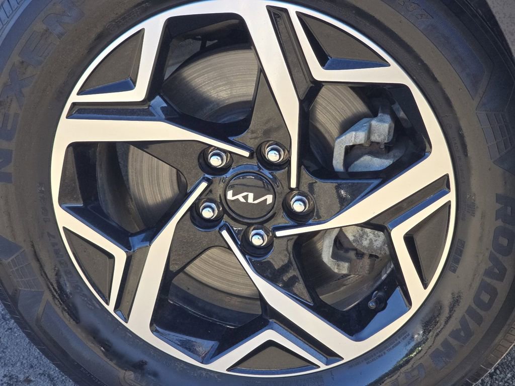 Used 2023 Kia Sportage LX image 7