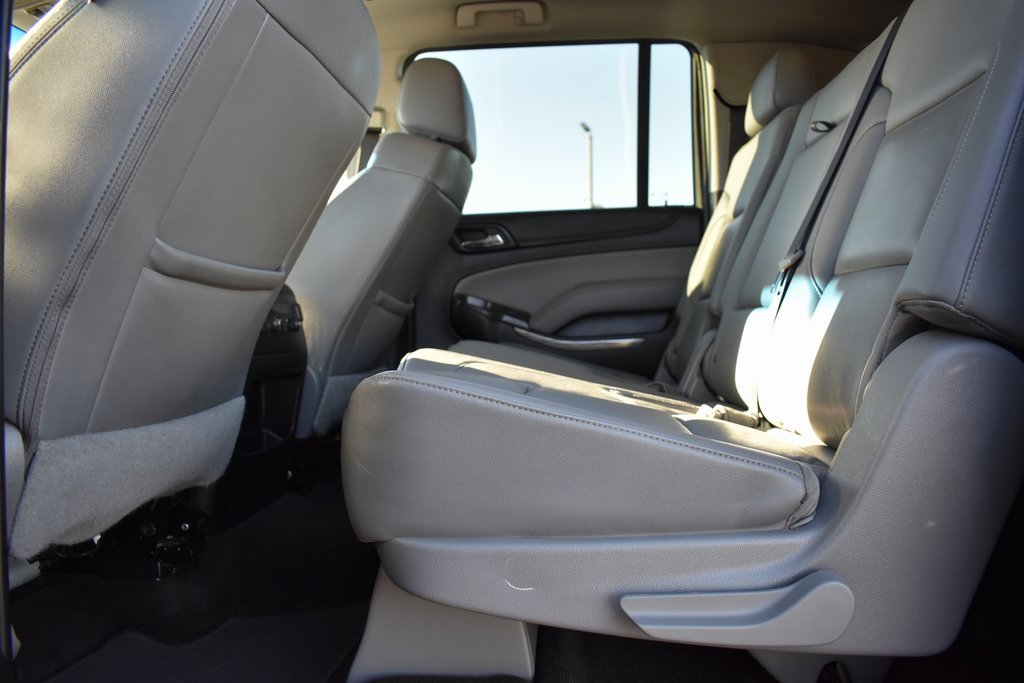 Used 2018 Chevrolet Suburban LT image 8