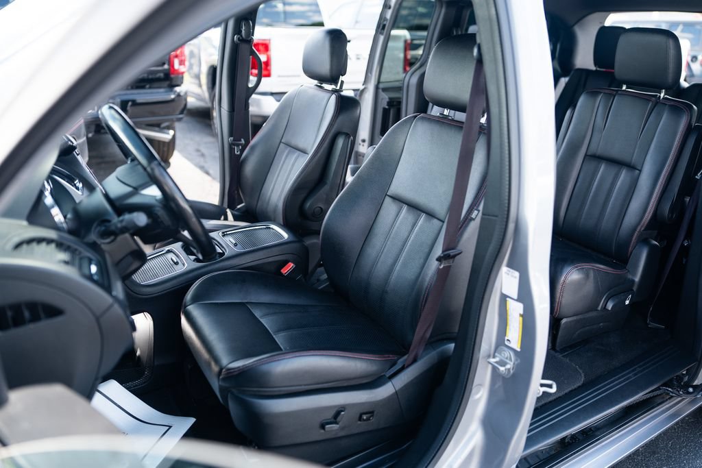 Used 2020 Dodge Grand Caravan GT FWD image 17