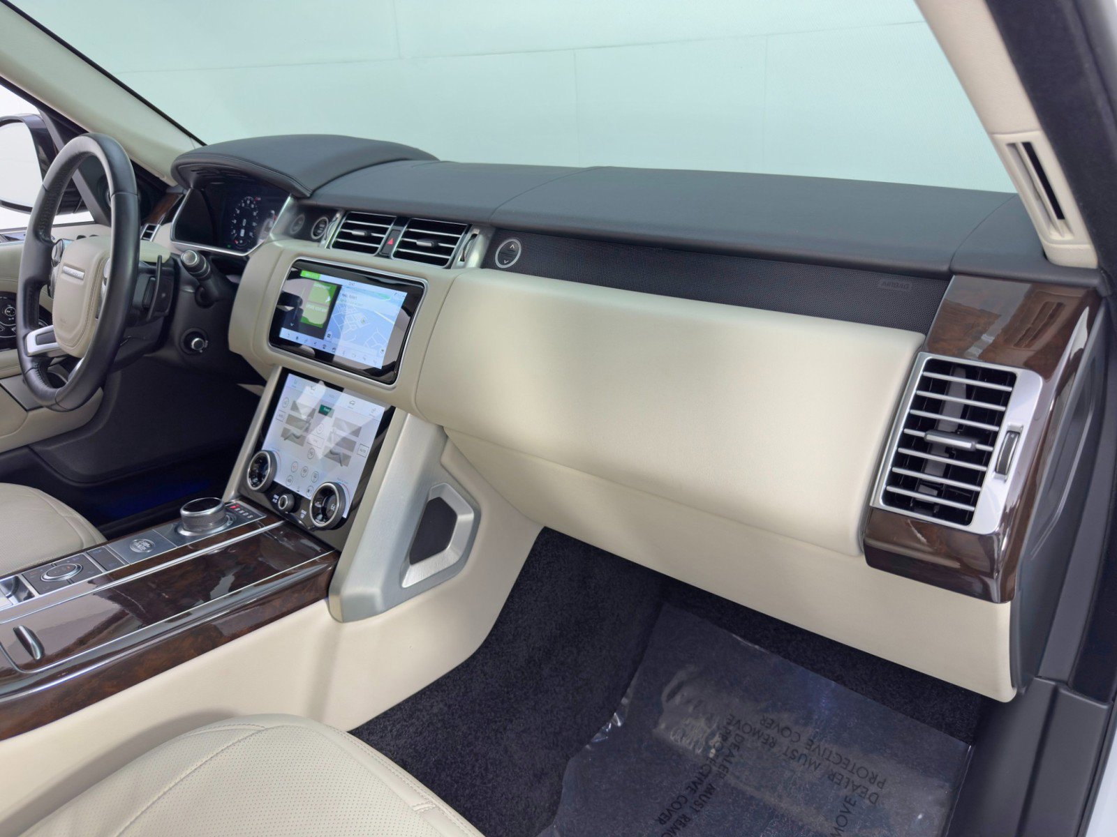 Used 2021 Land Rover Range Rover P525 Westminster Edition image 16