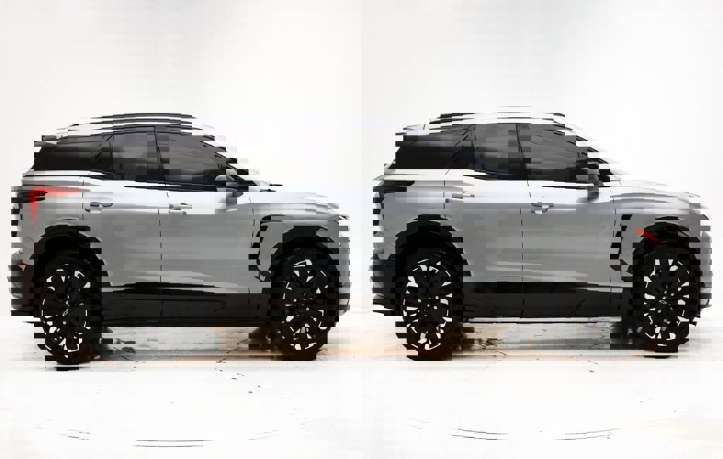 Used 2024 Chevrolet Blazer EV RS image 3