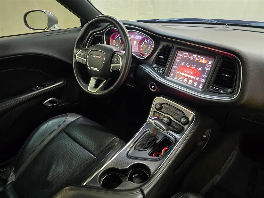 Used 2015 Dodge Challenger SXT Plus image 10