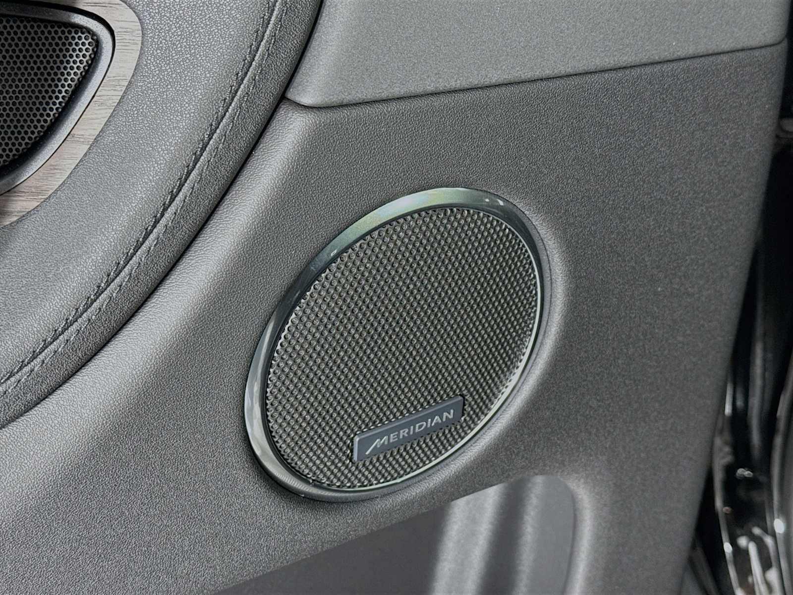 New 2025 Land Rover Discovery Sport S image 19