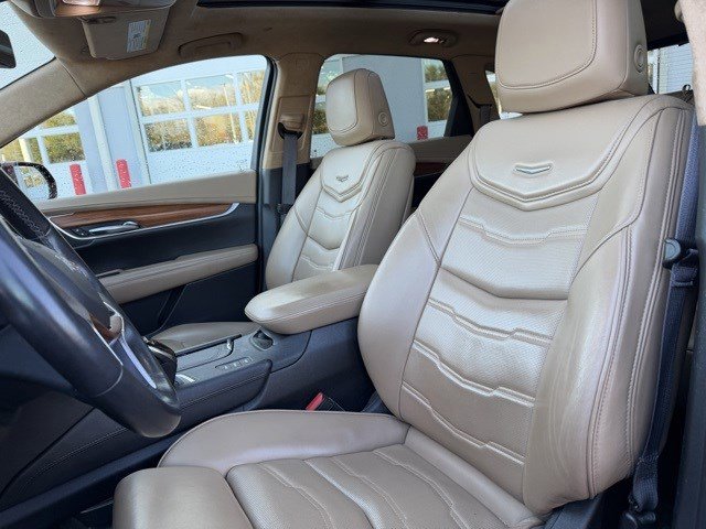 Used 2017 Cadillac XT5 Platinum w/ Driver Assist Package image 13