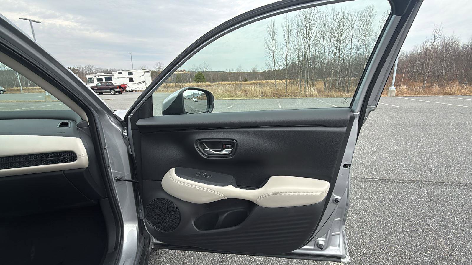 Used 2023 Honda HR-V LX image 18