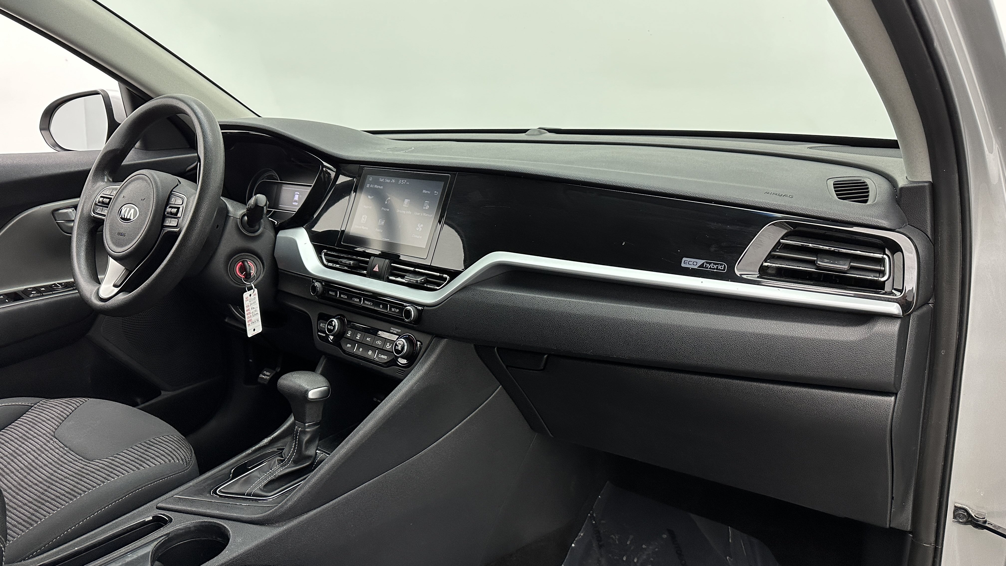 Used 2020 Kia Niro LX FWD image 35