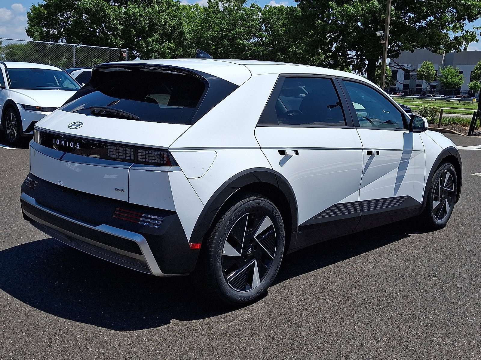 New 2025 Hyundai Ioniq 5 SE image 6