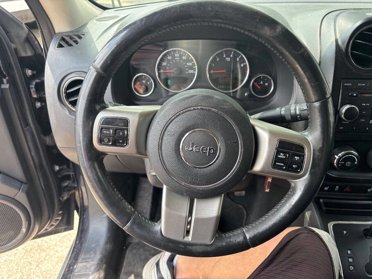 Used 2011 Jeep Patriot Latitude w/ Sun/Sound Group AWD/4WD image 18