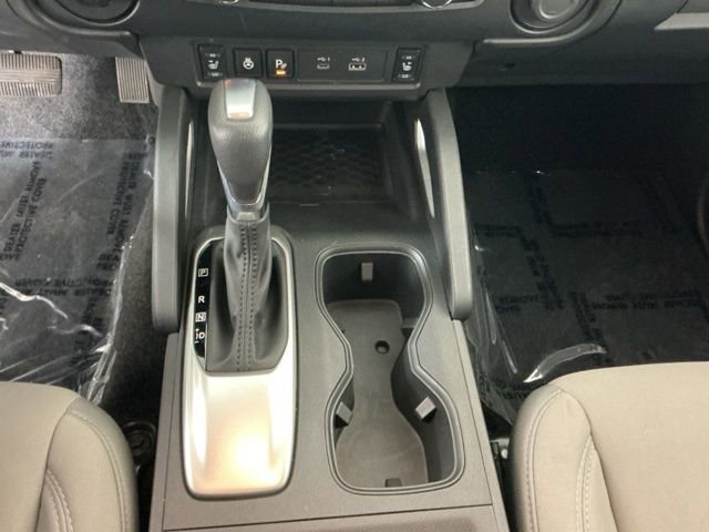 Used 2022 Nissan Frontier SV AWD/4WD image 18