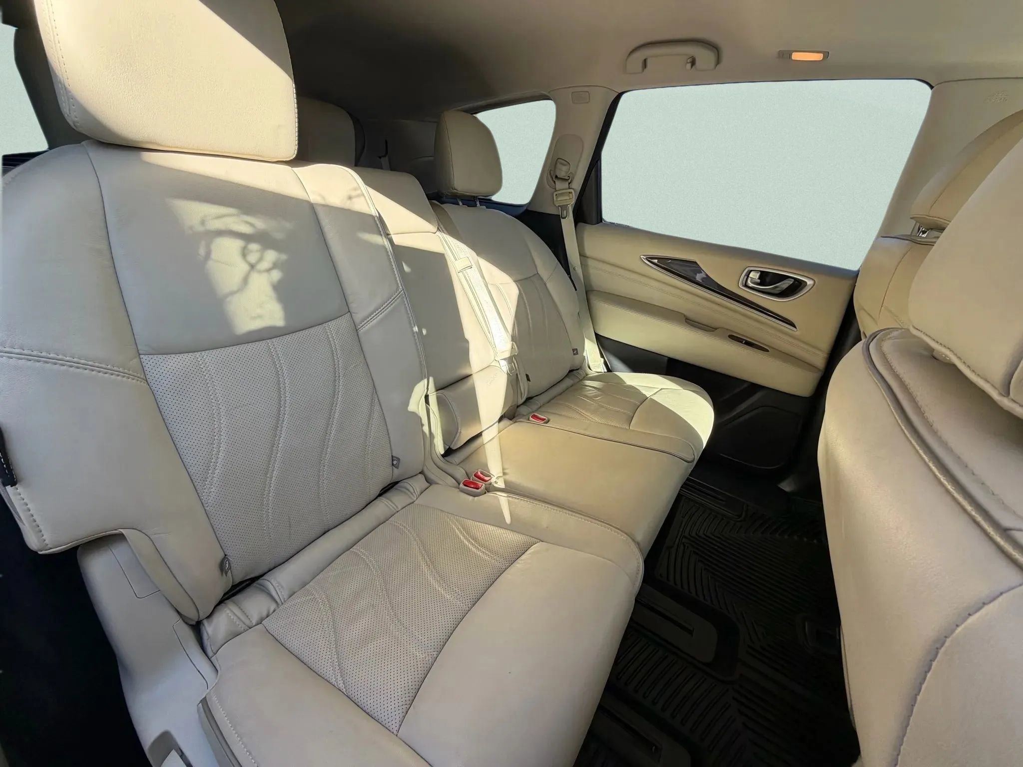 Used 2019 INFINITI QX60 Luxe w/ Essential Package image 24
