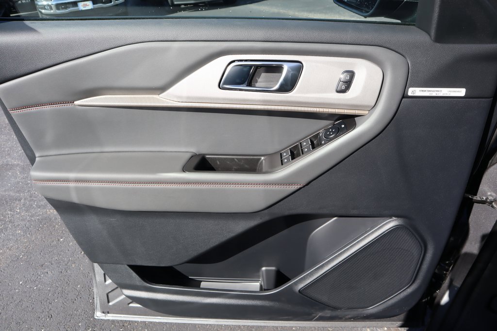 New 2025 Ford Explorer Active w/ Active Comfort Package image 17