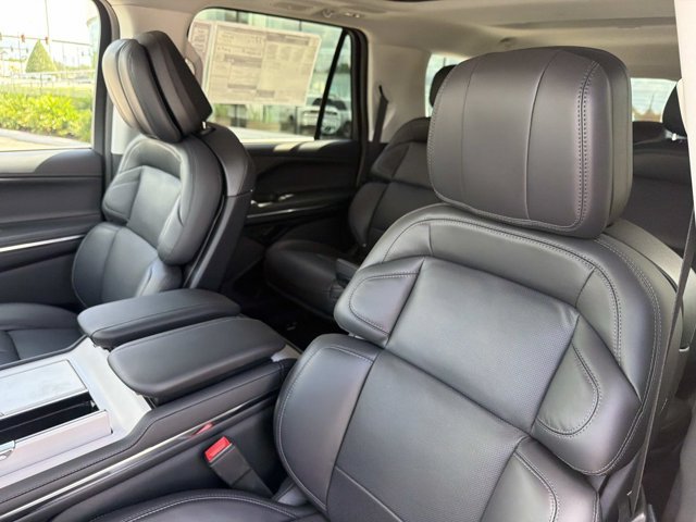 New 2026 Lincoln Navigator L Reserve AWD/4WD image 12