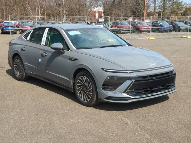 New 2025 Hyundai Sonata SEL image 2