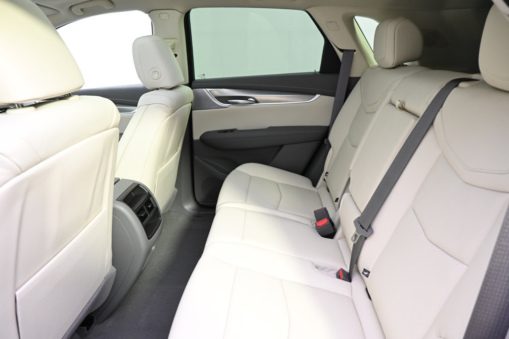 New 2026 Cadillac XT5 Premium Luxury w/ LPO, Floor Liner Package AWD/4WD image 21