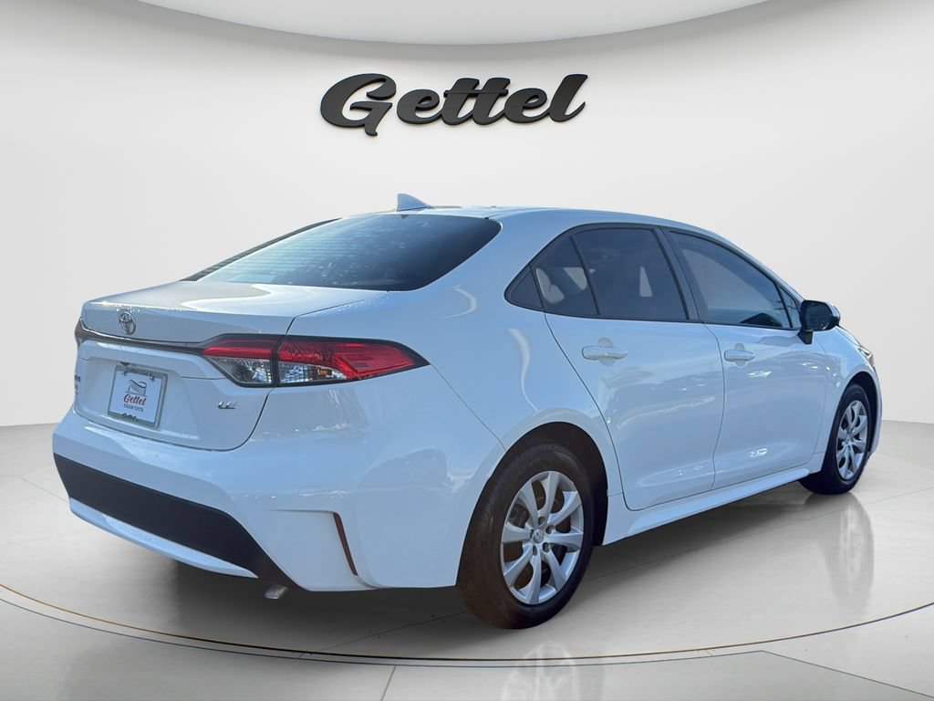 Used 2020 Toyota Corolla LE FWD image 5