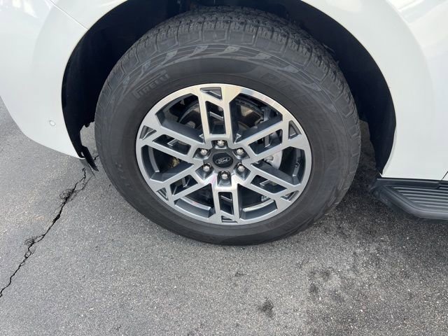 Used 2025 Ford Expedition Active image 9