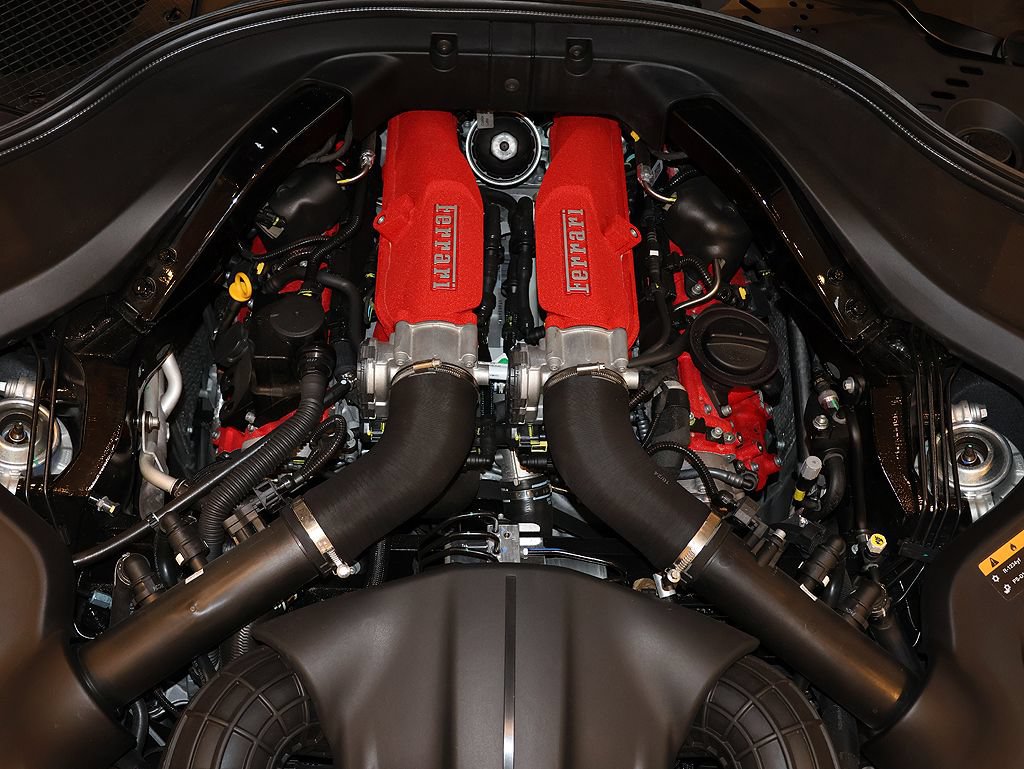 Certified 2025 Ferrari Roma Spider RWD image 99