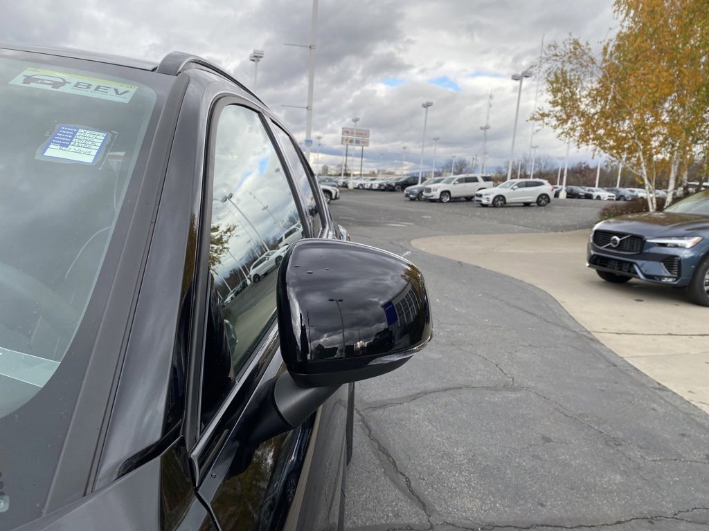 New 2024 Volvo XC40 Recharge Ultimate w/ Protection Package Premier image 18