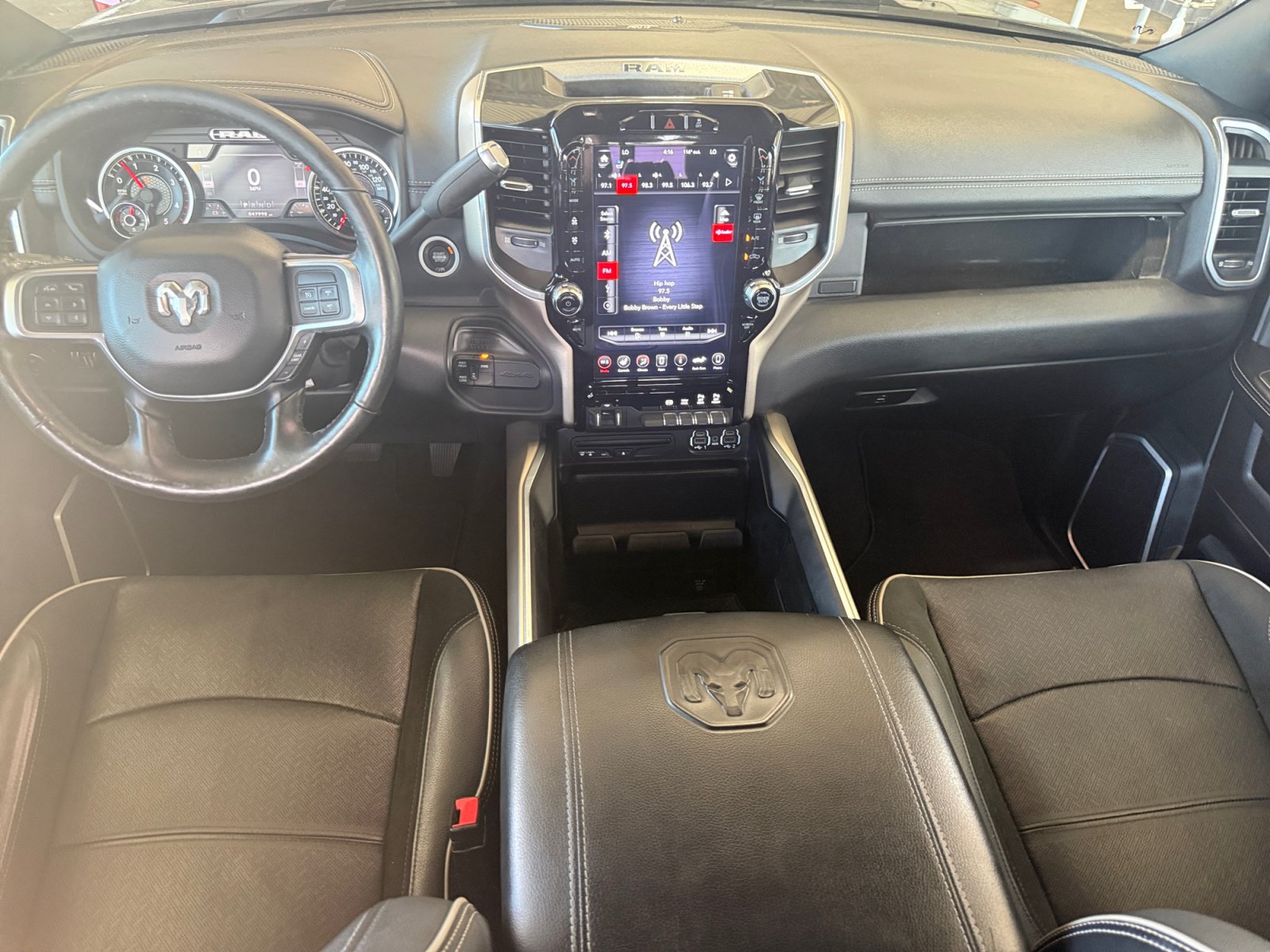 Used 2019 RAM 3500 Laramie w/ Black Appearance Package AWD/4WD image 26