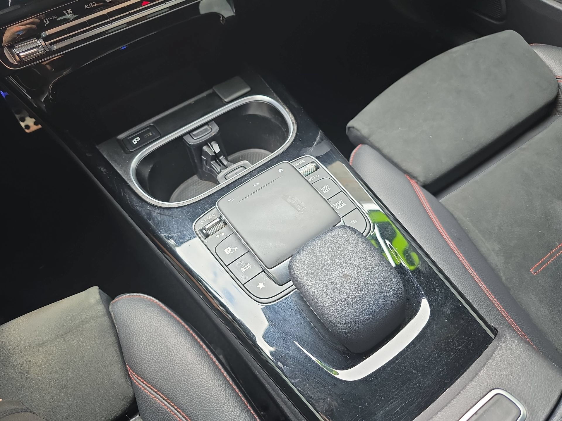 Used 2023 Mercedes-Benz CLA 250 4MATIC image 23