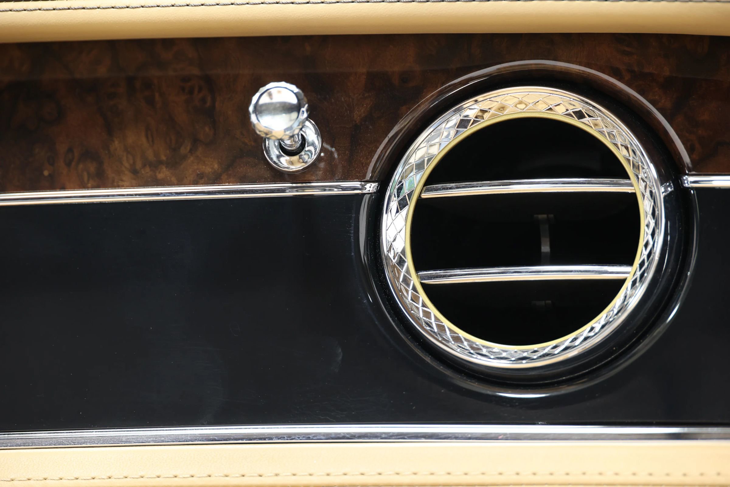 Used 2021 Bentley Continental GT image 95