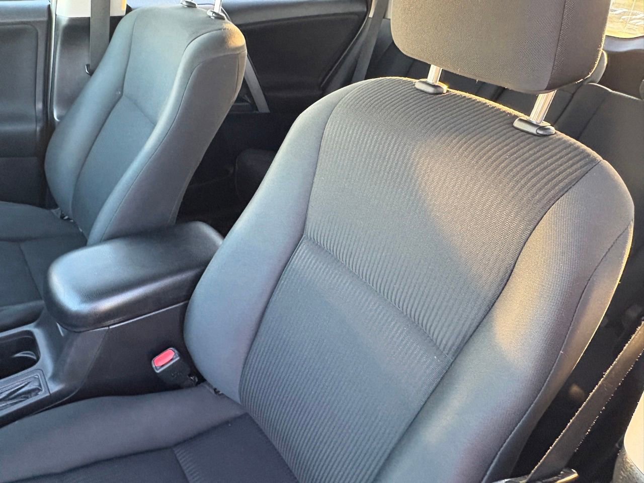 Used 2017 Toyota RAV4 LE w/ All Weather Liner Package FWD image 28