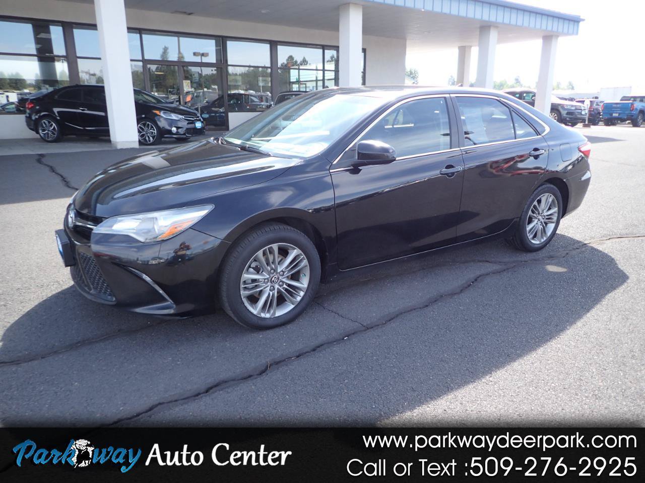 Used 2017 Toyota Camry SE FWD image 1