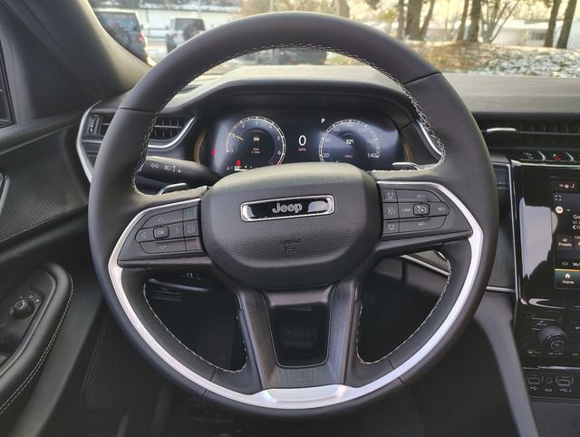 New 2025 Jeep Grand Cherokee L Altitude image 17