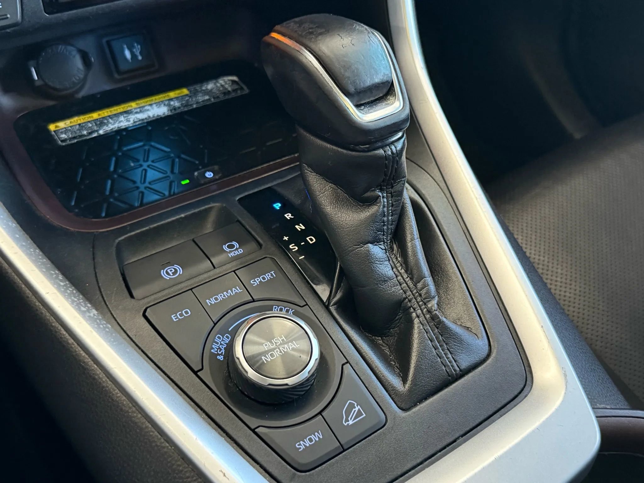 Used 2019 Toyota RAV4 Limited w/ Advanced Technology Package image 21