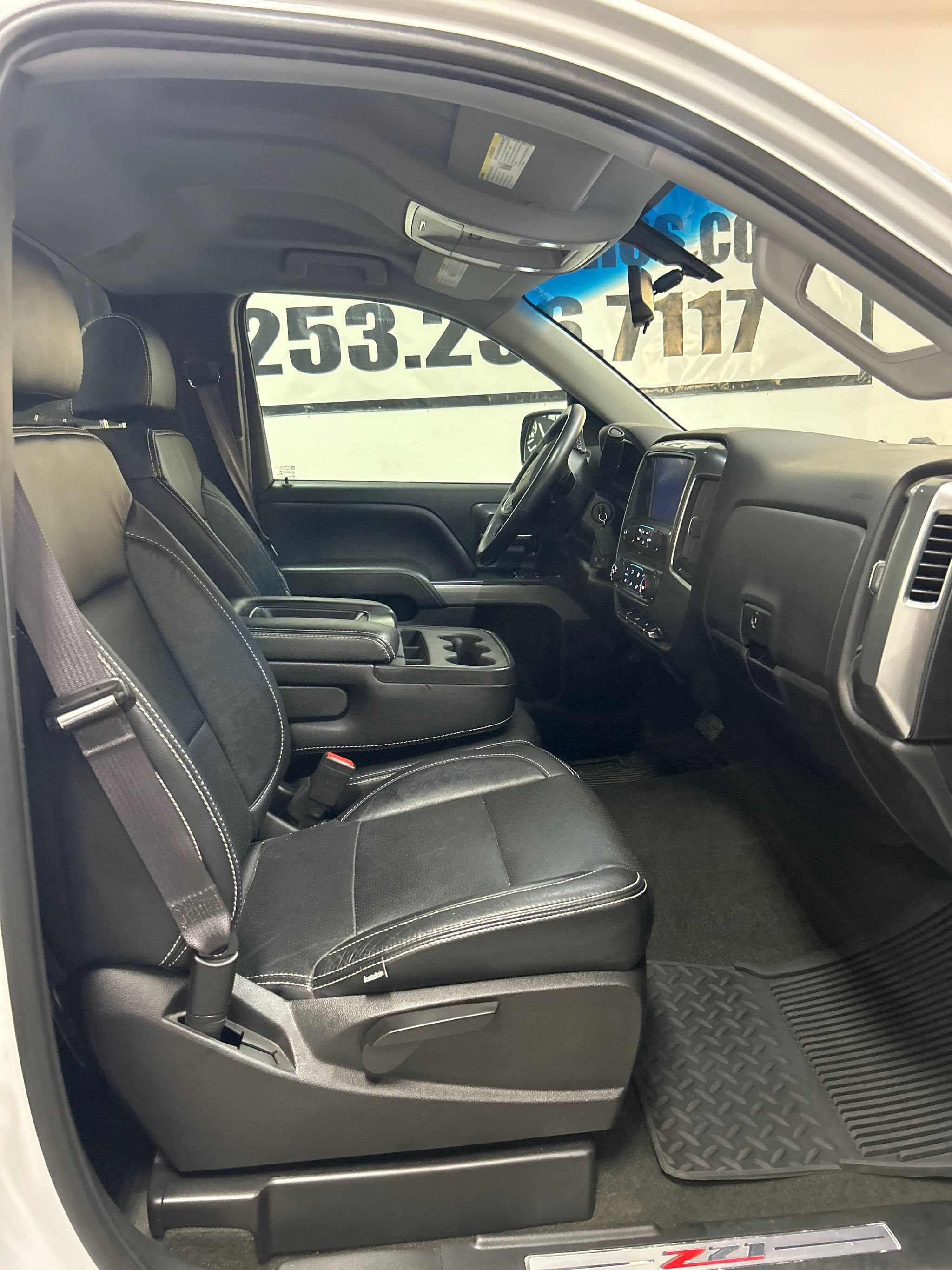 Used 2017 Chevrolet Silverado 1500 LT w/ LT Convenience Package AWD/4WD image 10