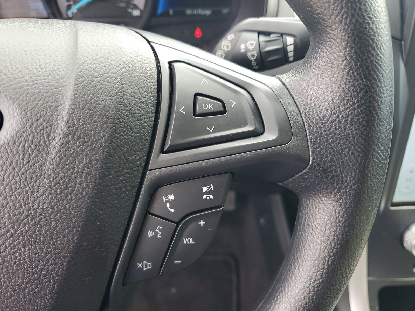 Certified 2024 Ford Edge SE image 19