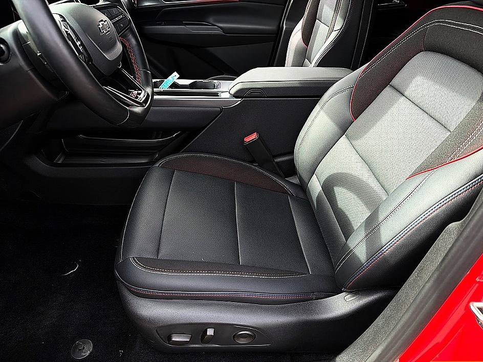 Used 2025 Chevrolet Equinox EV RS FWD image 10