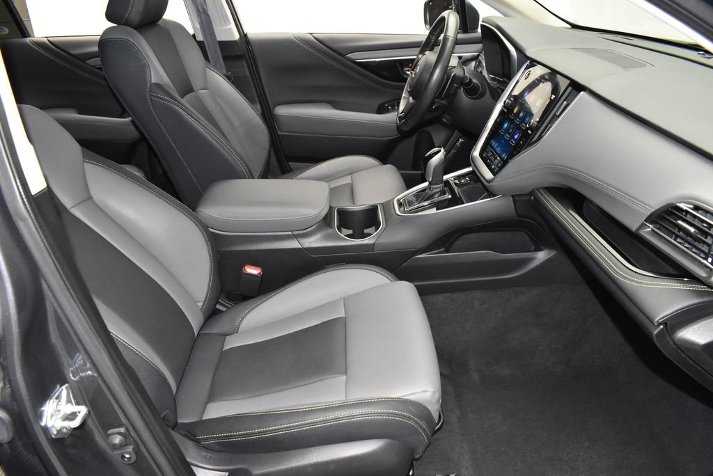 Used 2025 Subaru Outback Onyx Edition AWD/4WD image 24