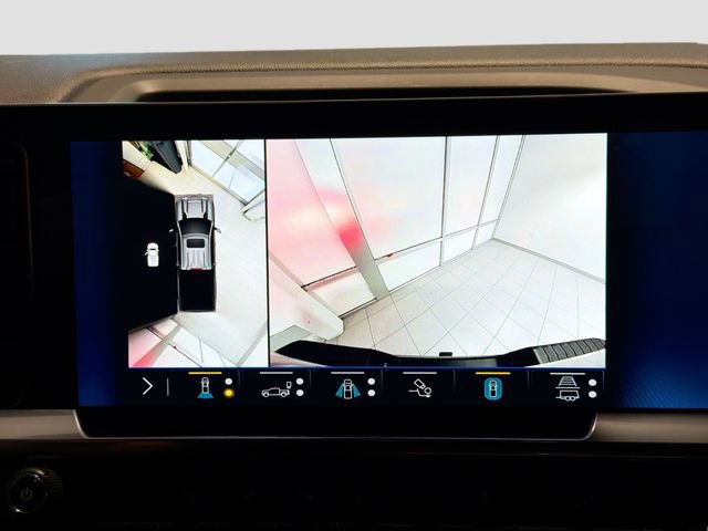 Certified 2024 Chevrolet Silverado 3500 High Country w/ Technology Package image 13