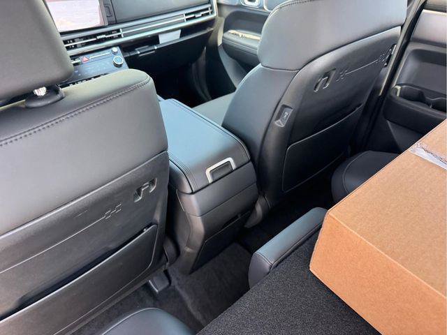 New 2027 Hyundai Santa Fe SEL AWD/4WD image 16