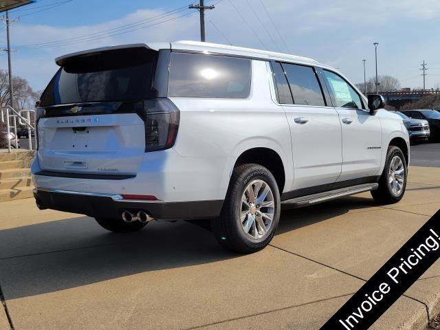 New 2026 Chevrolet Suburban Premier image 2