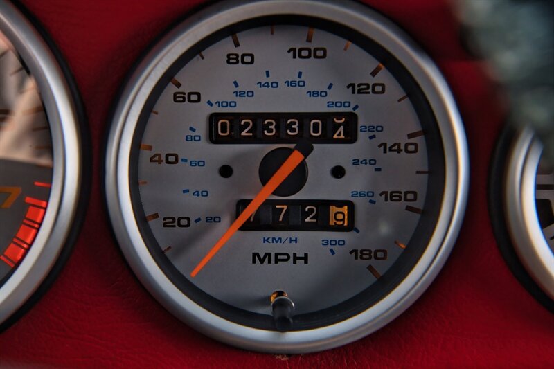 Used 1989 Porsche 911 Carrera RWD image 34