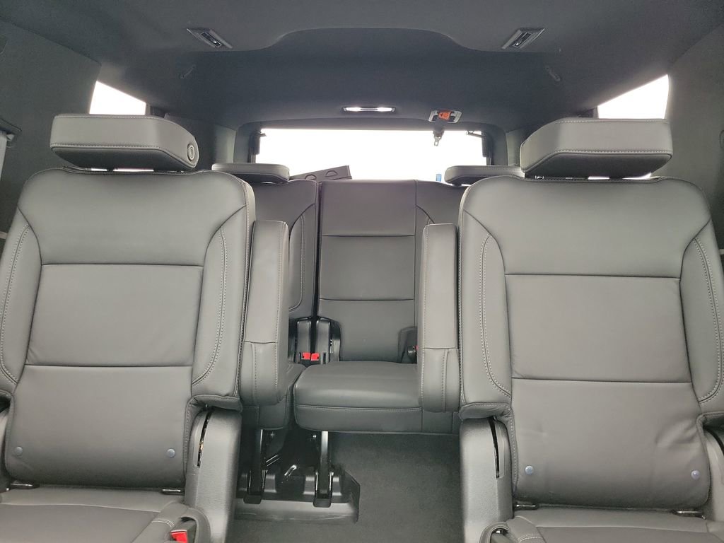 Used 2024 Chevrolet Tahoe LT w/ Luxury Package AWD/4WD image 17