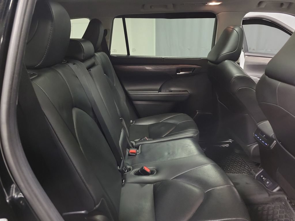 Used 2020 Toyota Highlander Limited AWD/4WD image 22