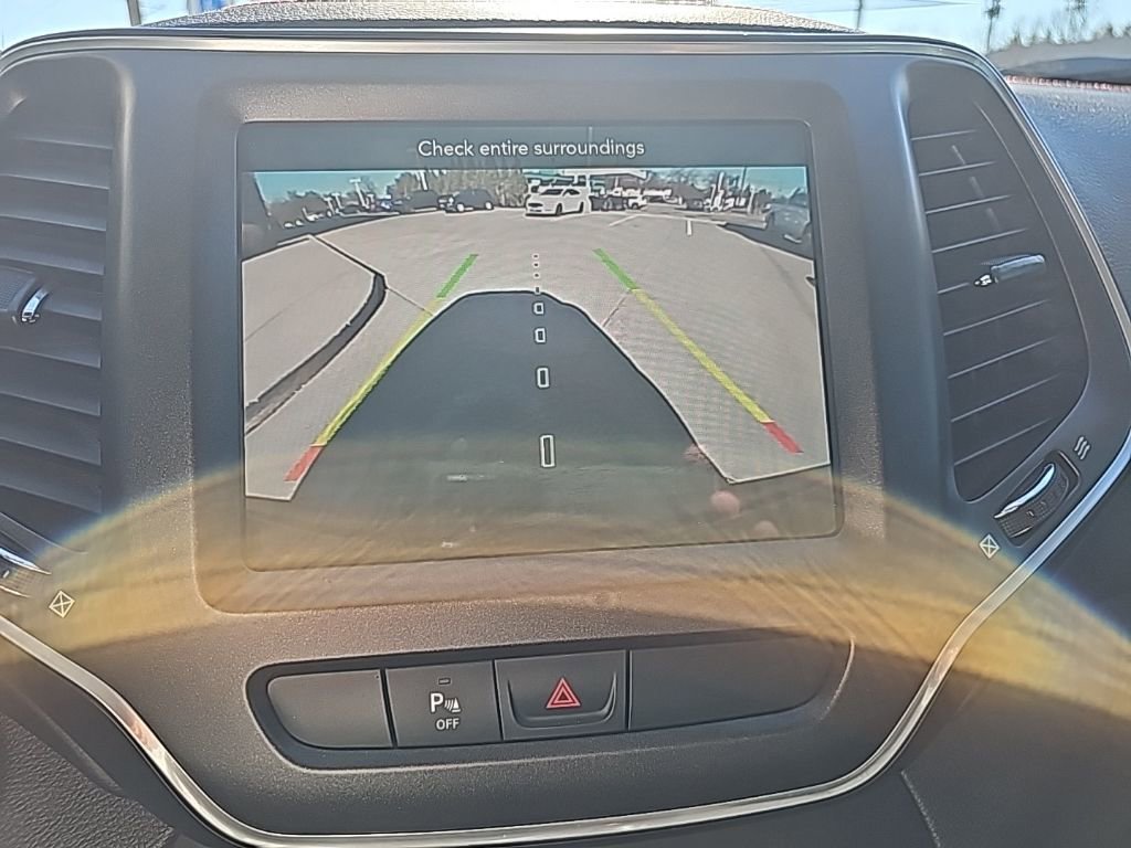 Certified 2019 Jeep Cherokee Trailhawk w/ Comfort/Convenience Group image 35