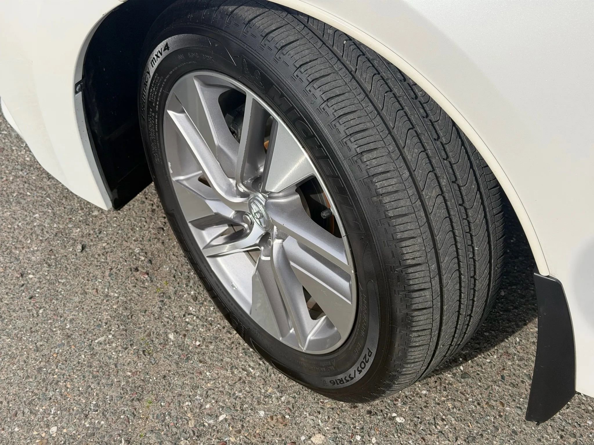 Used 2014 Toyota Corolla LE Premium image 16