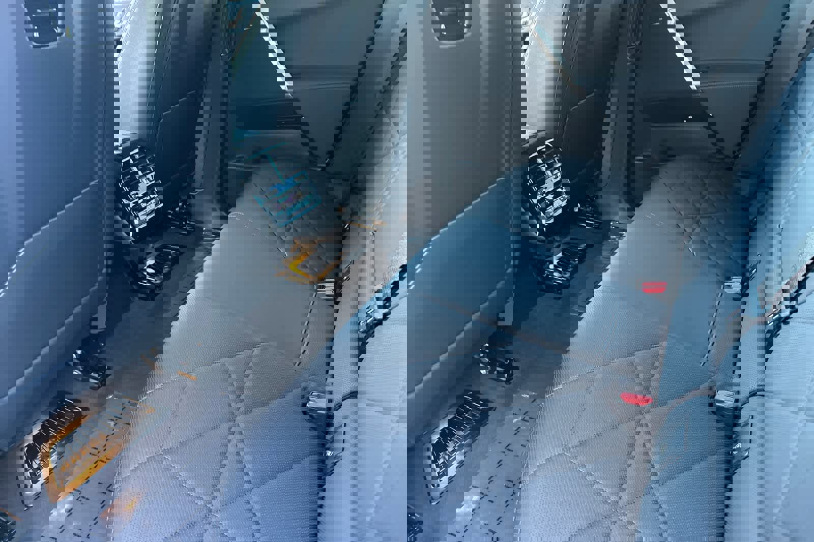 Used 2025 BMW iX xDrive50 image 4