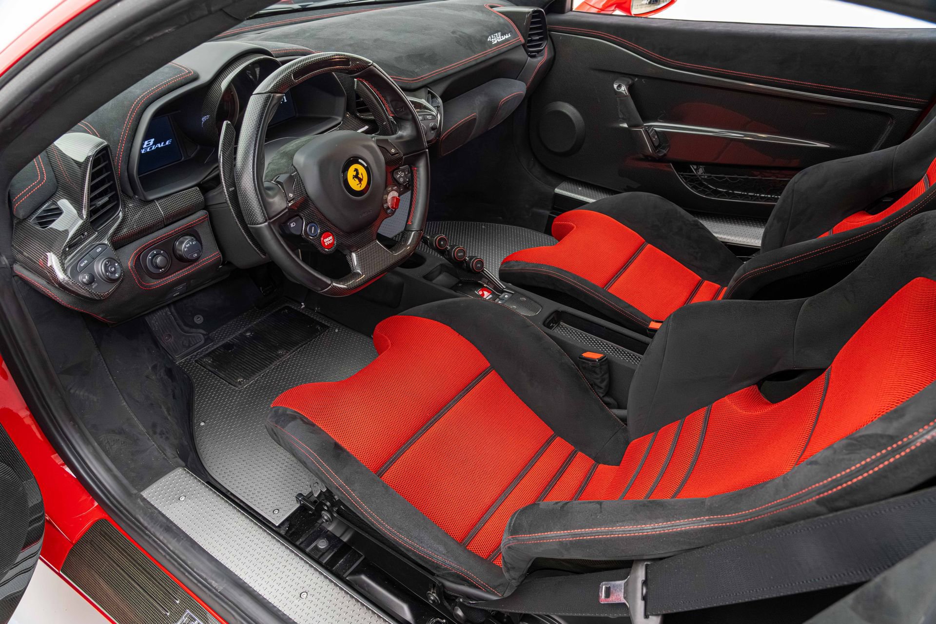 Certified 2015 Ferrari 458 Speciale Coupe RWD image 25