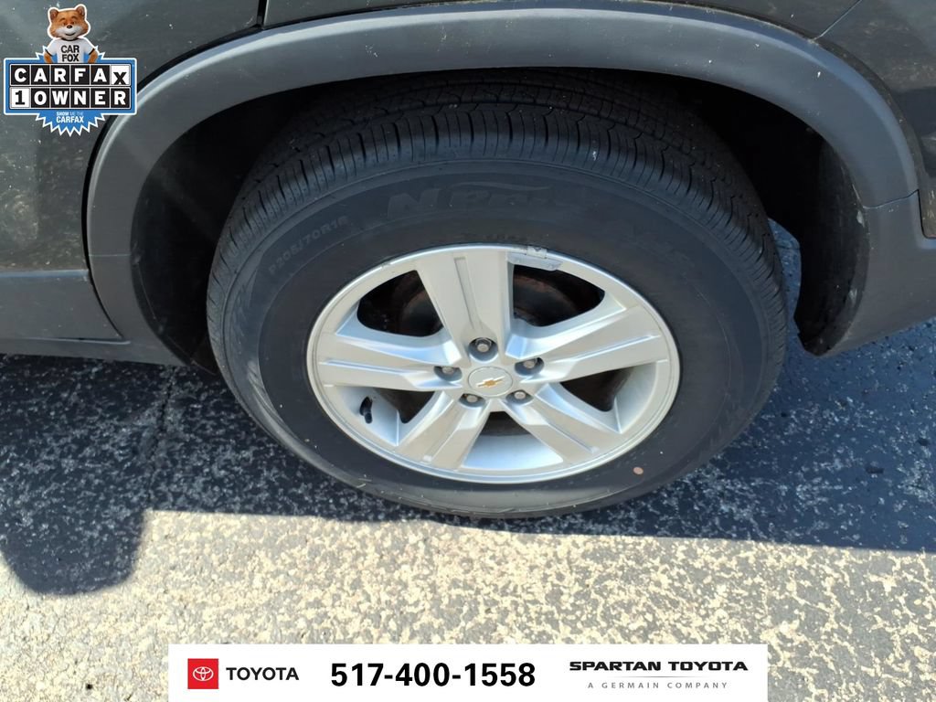 Used 2018 Chevrolet Trax LT w/ LT Convenience Package FWD image 10