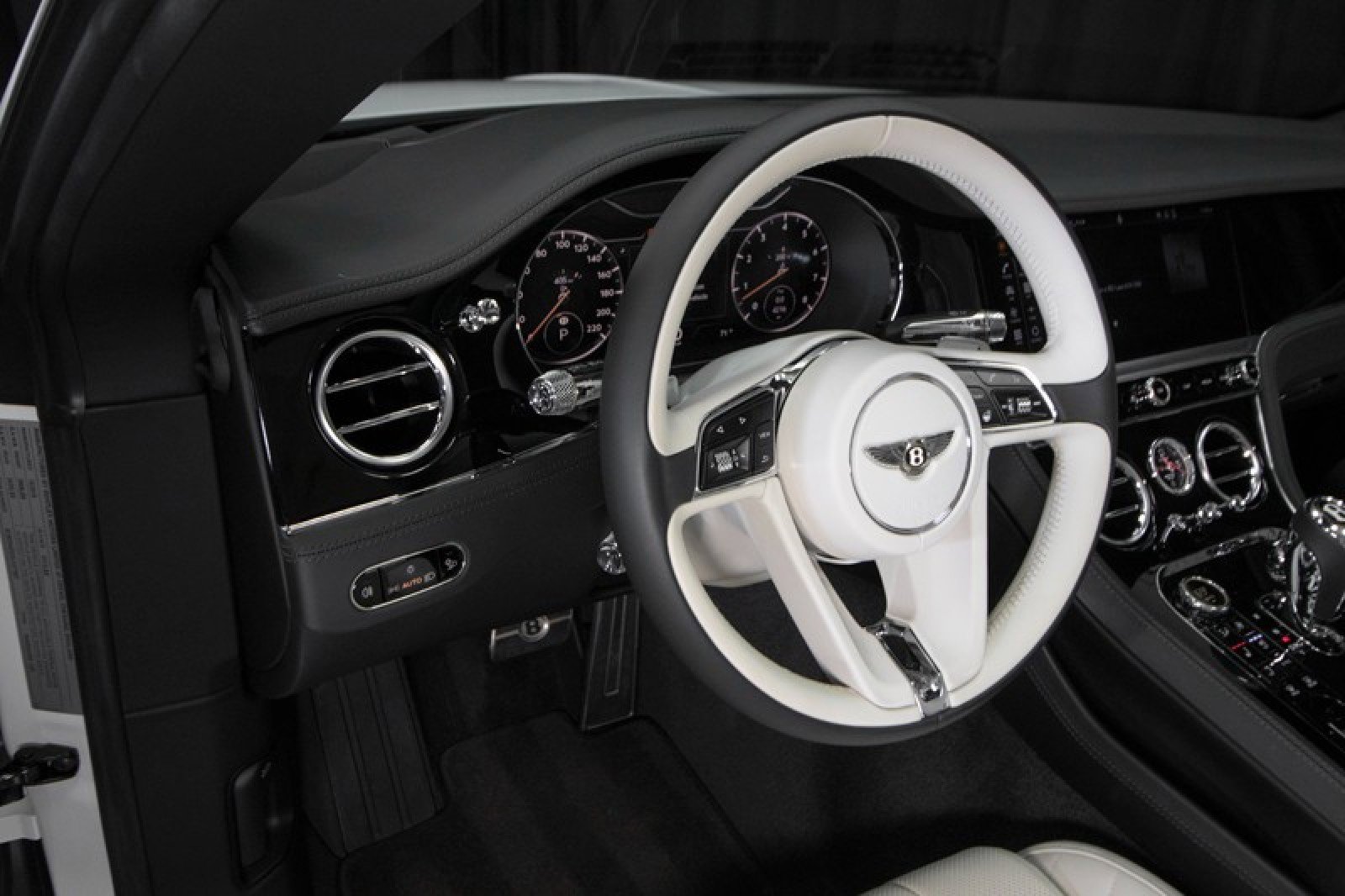 Used 2020 Bentley Continental GT V8 First Edition image 22