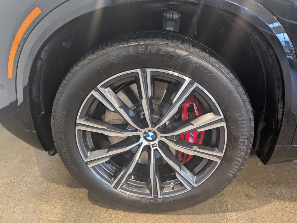 Used 2025 BMW X5 M60i w/ Climate Comfort Package image 11