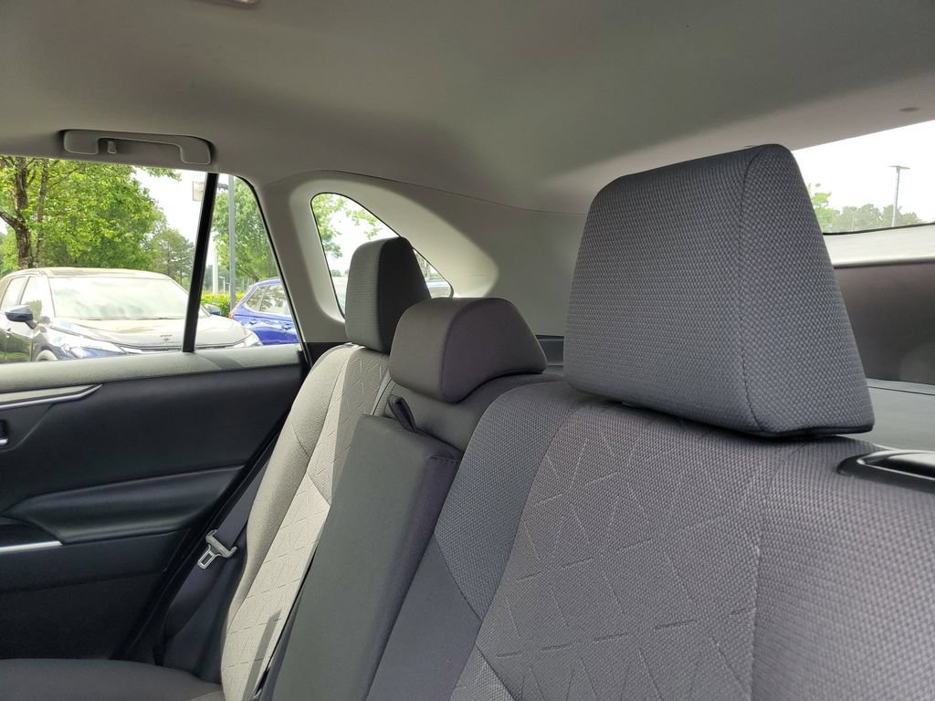 Used 2019 Toyota RAV4 XLE w/ Convenience Package FWD image 9